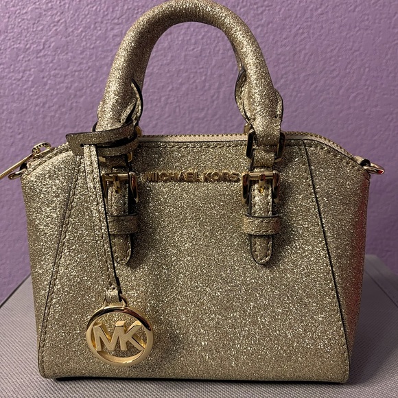 Michael Kors mini gem!! This would be a great New Year’s Eve bag!! Like new!!! - Picture 1 of 9